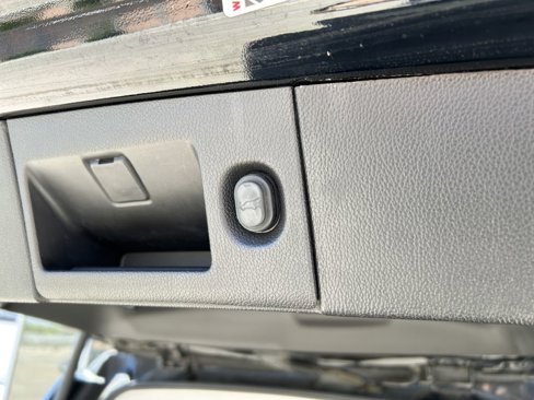 Used 2017 Chevrolet Tahoe LT w/ Luxury Package image 13