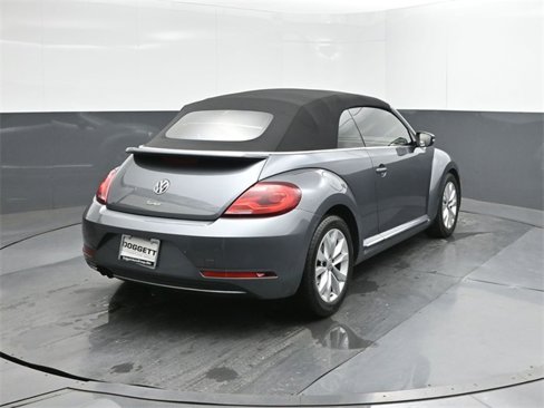 Used 2017 Volkswagen Beetle 1.8T Classic image 11