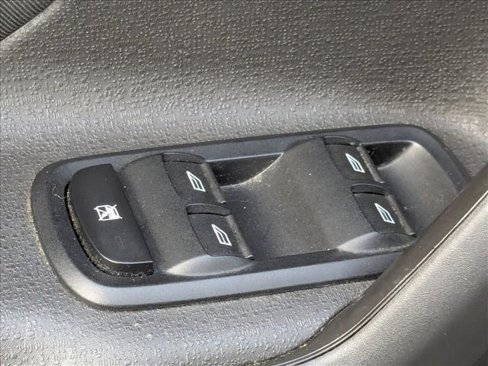 Used 2016 Ford Fiesta SE image 11