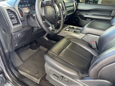 Used 2021 Ford Expedition XLT image 12