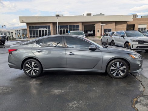 Used 2021 Nissan Altima 2.5 SV image 6