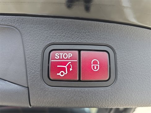 Used 2021 Mercedes-Benz GLA 250 4MATIC image 13