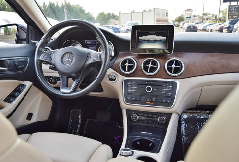 Used 2017 Mercedes-Benz GLA 250 4MATIC w/ Premium Package image 23
