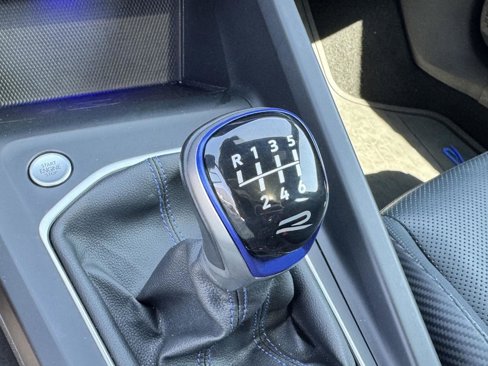 Used 2022 Volkswagen Golf R image 44
