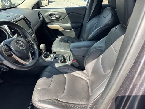 Used 2018 Jeep Cherokee Limited w/ Technology Group image 13