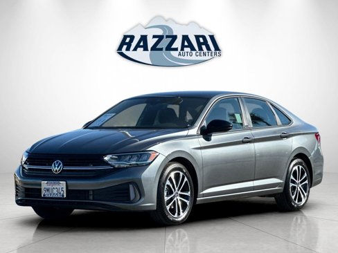 Used 2024 Volkswagen Jetta Sport image 7