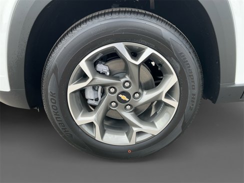 New 2026 Chevrolet Trax LT w/ Driver Confidence Package image 14