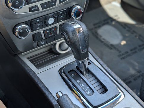 Used 2012 Ford Fusion SE image 16