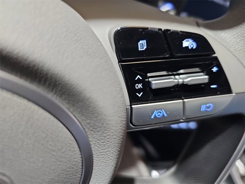 New 2025 Hyundai Elantra Blue image 17
