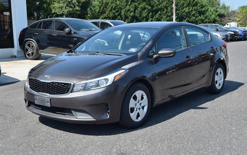 Used 2017 Kia Forte LX image 2