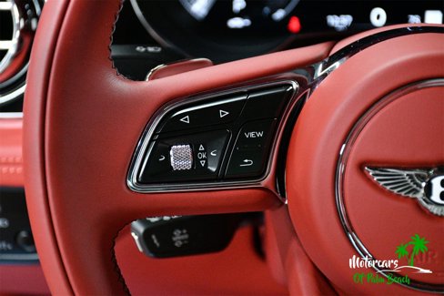 Used 2022 Bentley Bentayga image 28