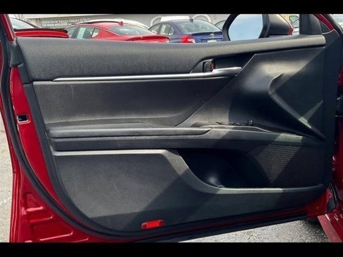 Used 2022 Toyota Camry LE w/ Carpet Mat Package (TMS) image 18