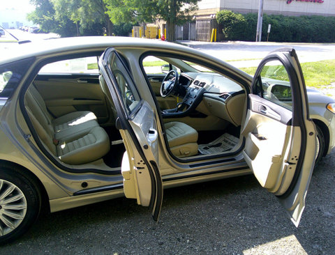 Used 2015 Ford Fusion SE image 9