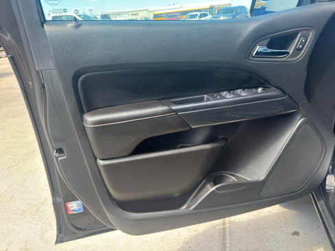 Used 2022 GMC Canyon AT4 image 11