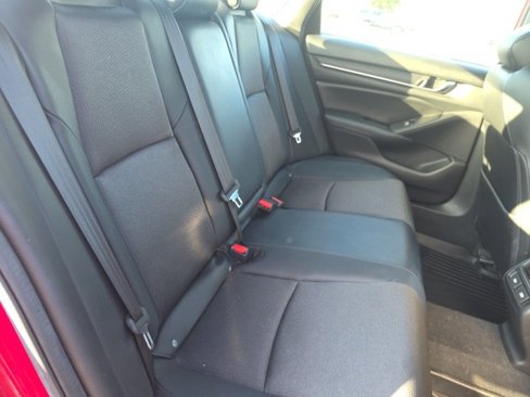 Used 2021 Honda Accord Sport image 12