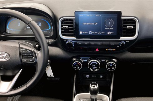 Certified 2023 Hyundai Venue SEL image 6
