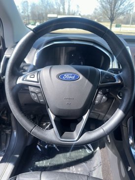 Used 2020 Ford Edge Titanium image 17
