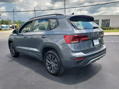 Used 2024 Volkswagen Taos S image 8