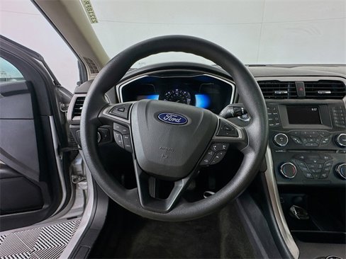 Used 2018 Ford Fusion S image 11