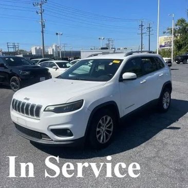Used 2019 Jeep Cherokee Latitude w/ Cold Weather Group image 1