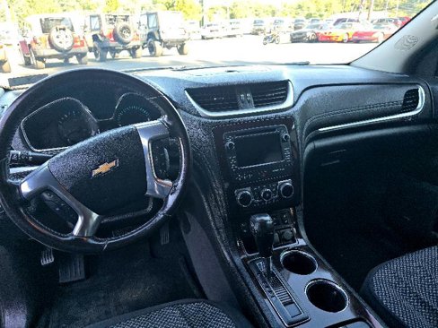 Used 2016 Chevrolet Traverse LT image 9