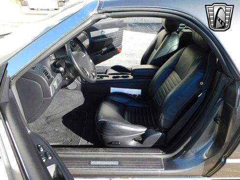 Used 2003 Ford Thunderbird image 17