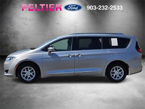 Used 2020 Chrysler Pacifica Touring-L image 4