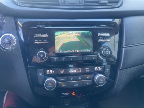 Used 2017 Nissan Rogue SV image 20