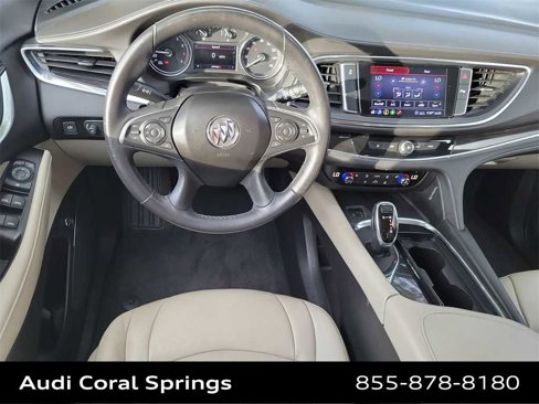 Used 2020 Buick Enclave Essence image 10