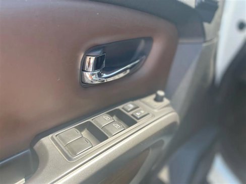 Used 2018 Nissan Titan Platinum Reserve w/ Platinum Utility Package image 5