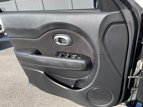 Used 2017 Kia Soul image 17