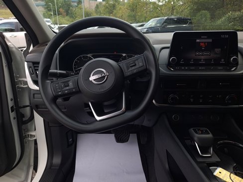 Used 2022 Nissan Rogue S image 14