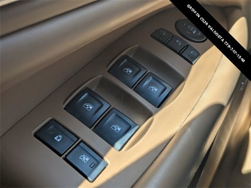 Used 2017 Cadillac Escalade Platinum image 25