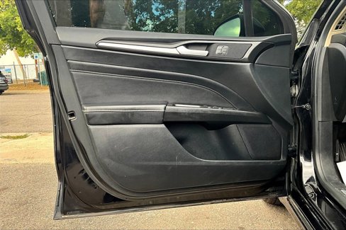 Used 2019 Ford Fusion Titanium image 22