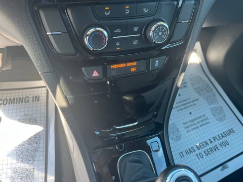 Used 2021 Buick Encore Preferred w/ Safety Package image 16