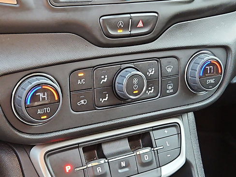 Certified 2022 GMC Terrain SLE w/ Driver Convenience Package image 15