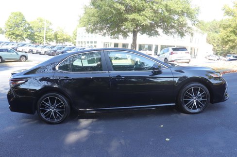 Used 2023 Toyota Camry SE image 9