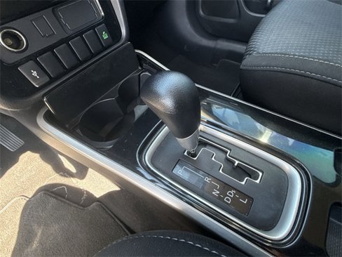 Used 2020 Mitsubishi Outlander ES image 15