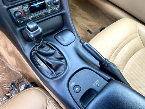 Used 2003 Chevrolet Corvette Convertible w/ Preferred Equipment Group1 image 36