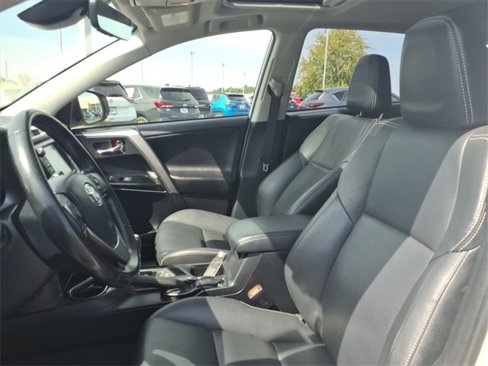 Used 2018 Toyota RAV4 Platinum image 22
