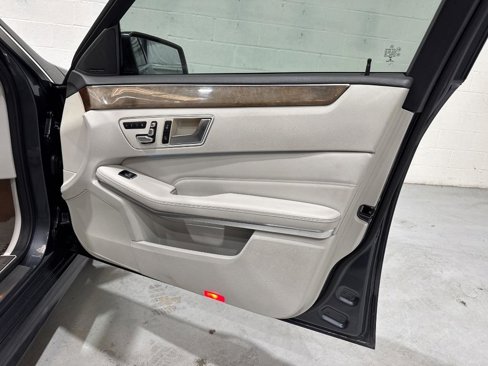 Used 2014 Mercedes-Benz E 350 Sedan image 44