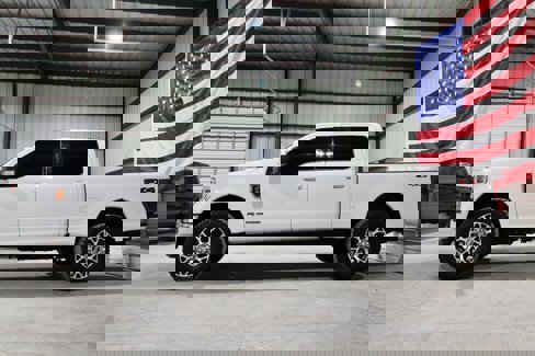 Used 2020 Ford F250 Lariat w/ Lariat Value Package image 5