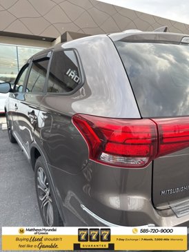 Used 2018 Mitsubishi Outlander ES image 10