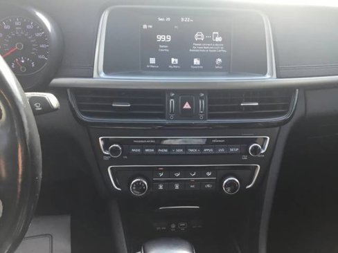 Used 2018 Kia Optima S w/ Panoramic Sunroof Package image 17