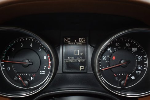 Used 2012 Jeep Grand Cherokee Overland Summit image 14
