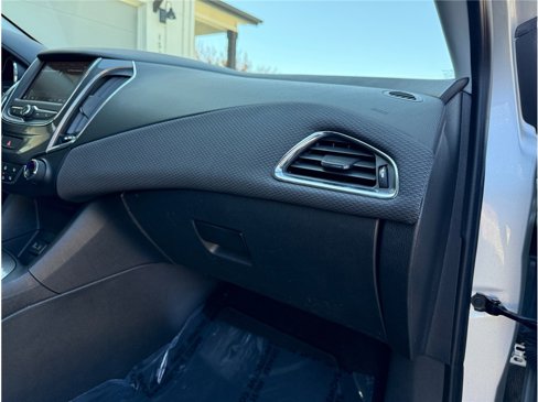 Used 2019 Chevrolet Cruze LT image 35