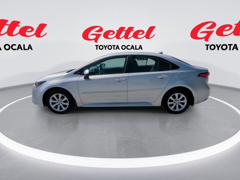 Used 2022 Toyota Corolla LE image 5