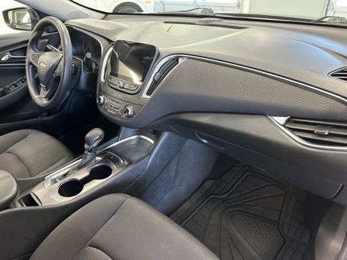 Used 2021 Chevrolet Malibu LT image 24