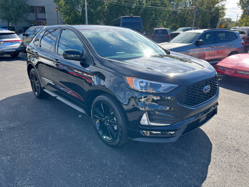 Used 2022 Ford Edge ST-Line image 3