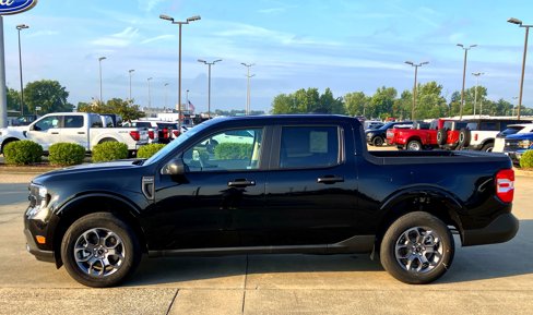 New 2025 Ford Maverick XLT image 2
